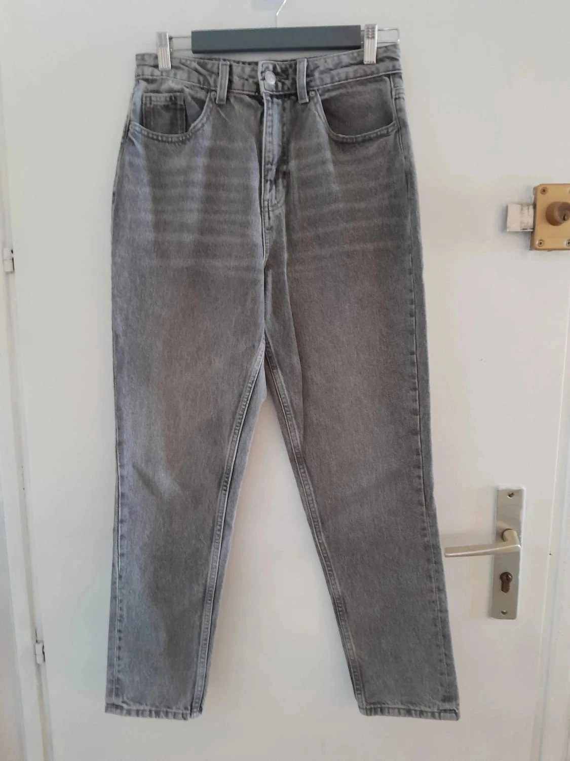 Jeans femme, couleur gris, Marque Mom,  taille 36,